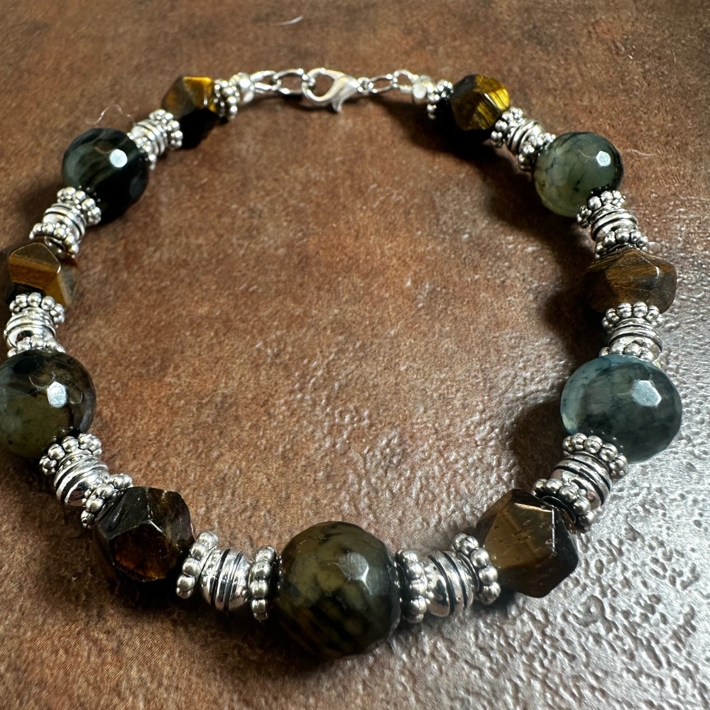 Elegant Silver Brown Tiger’s Eye and Blue Agate Beaded Bracelet